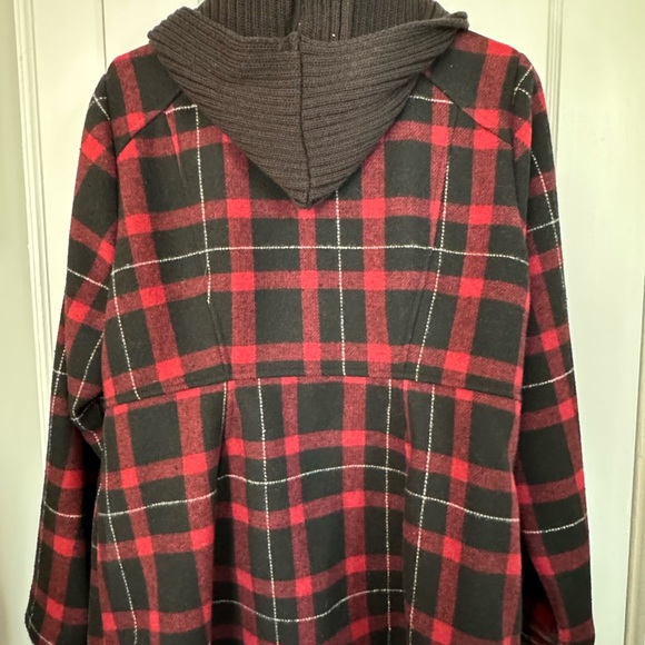 Plaid winter jacket from Torrid size 0 - Picture 3 of 4